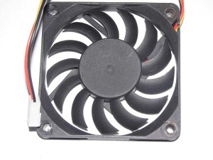 Y.S.TECH 7010 7CM FD127010MB 12V 0.22A 3 Wires 3 Pins  Cooling fan